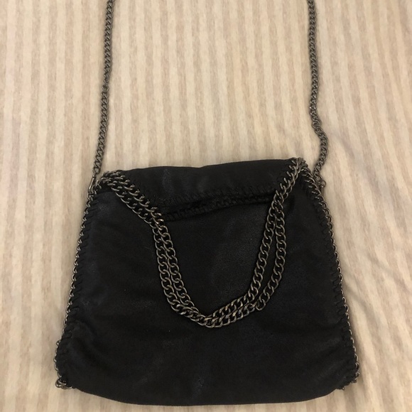 Black crossbody with chain - Picture 3 of 4